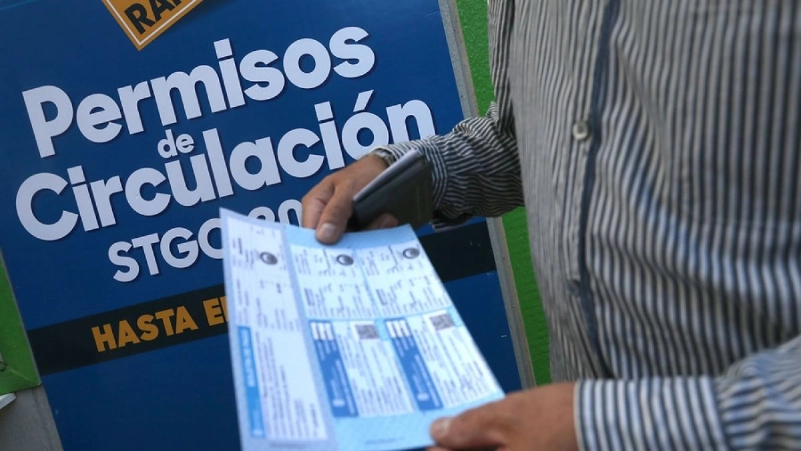¿Cómo puedo pagar el respectivo permiso de circulación atrasado en Chile?
